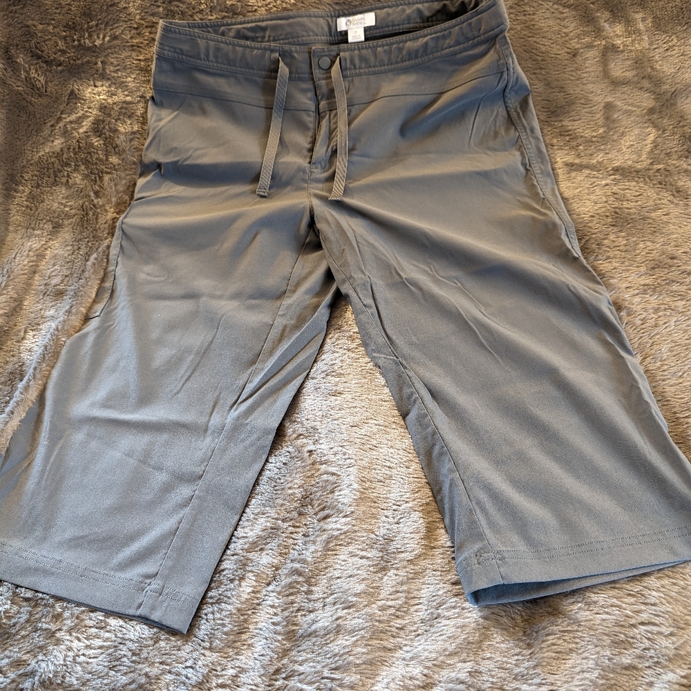 Size 12, Nylon Spandex Capri Pants